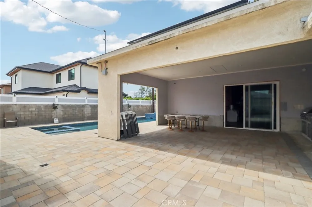 6545 Kraft Avenue North Hollywood, CA 91606