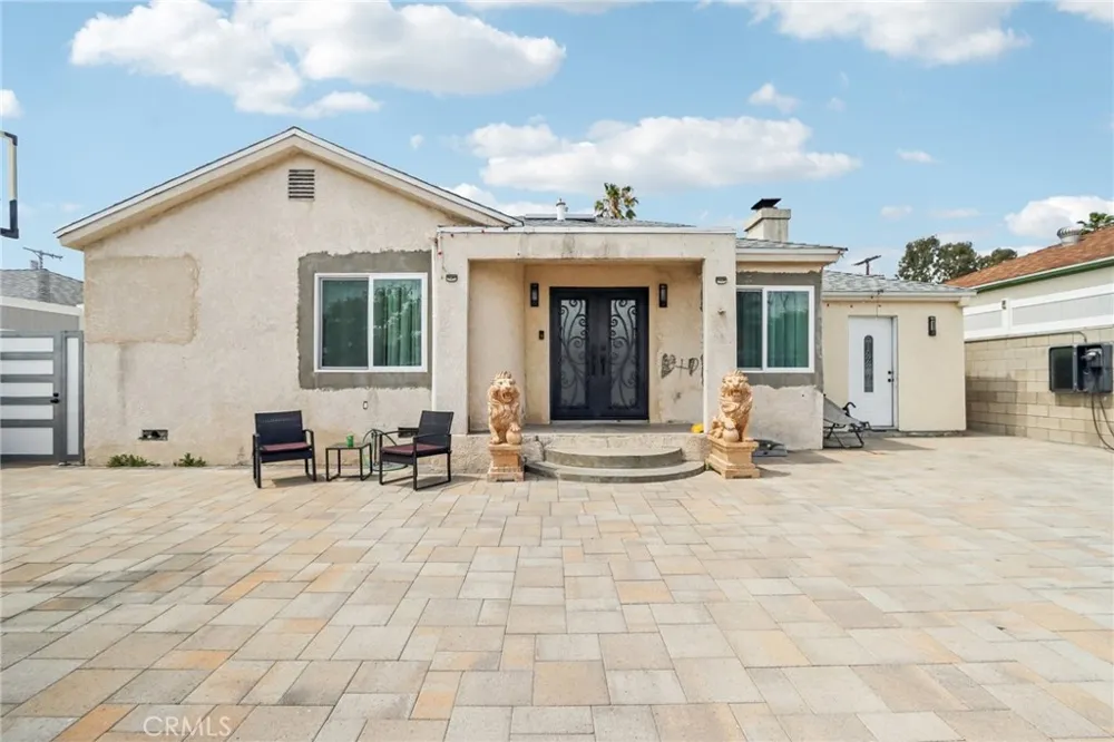 6545 Kraft Avenue North Hollywood, CA 91606