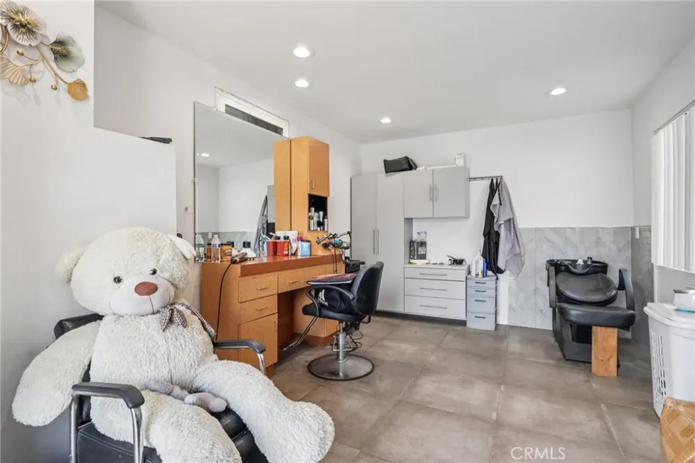 6545 Kraft Avenue North Hollywood, CA 91606