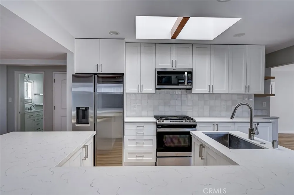 644 14th Manhattan Beach, CA 90266