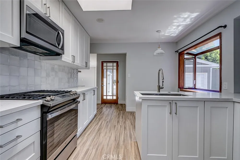644 14th Manhattan Beach, CA 90266