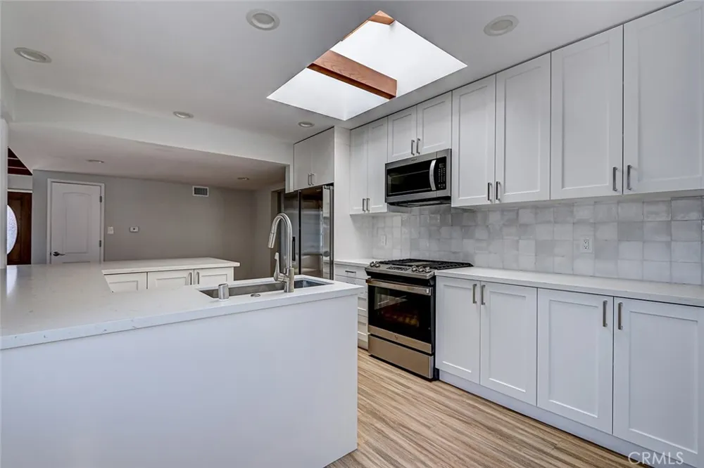 644 14th Manhattan Beach, CA 90266