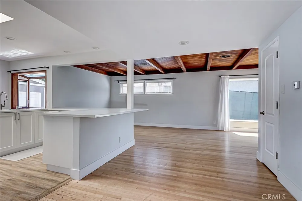 644 14th Manhattan Beach, CA 90266