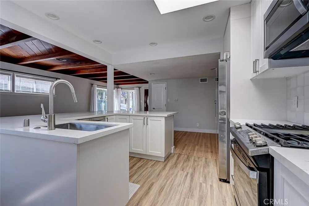 644 14th Manhattan Beach, CA 90266