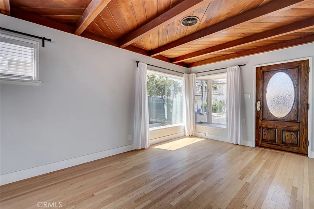 644 14th Manhattan Beach, CA 90266