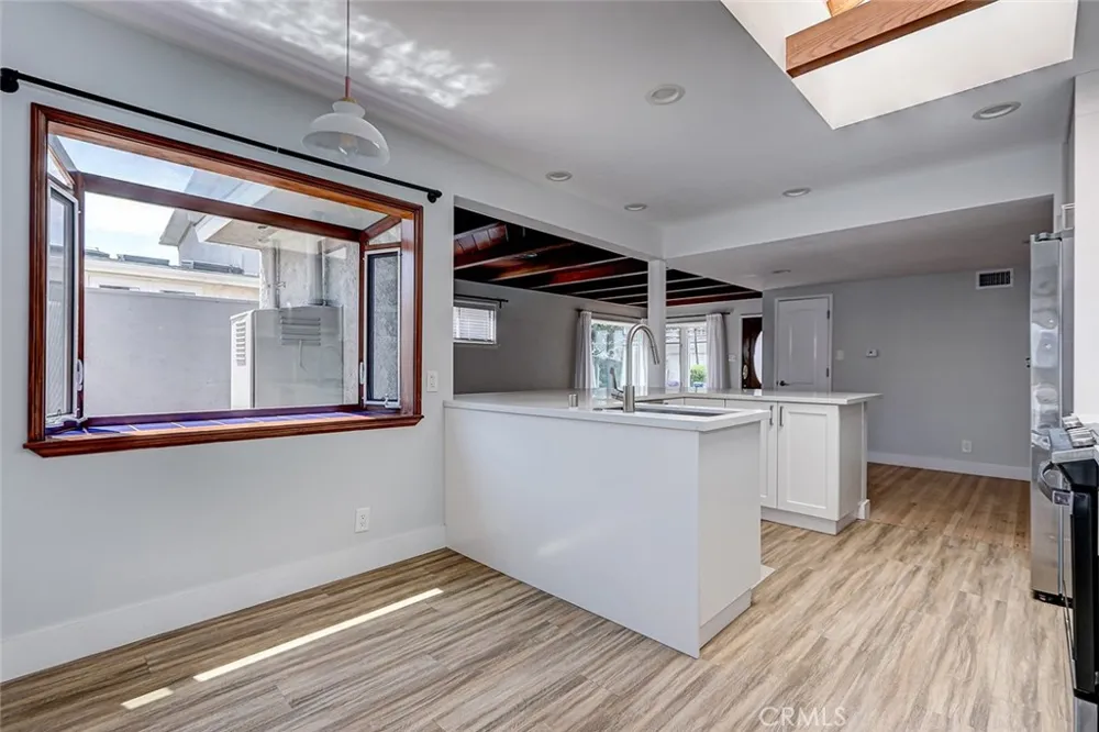 644 14th Manhattan Beach, CA 90266