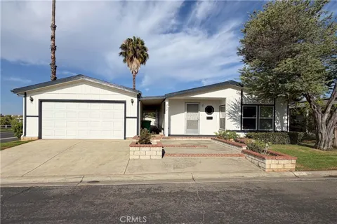10961 Desert Lawn #252