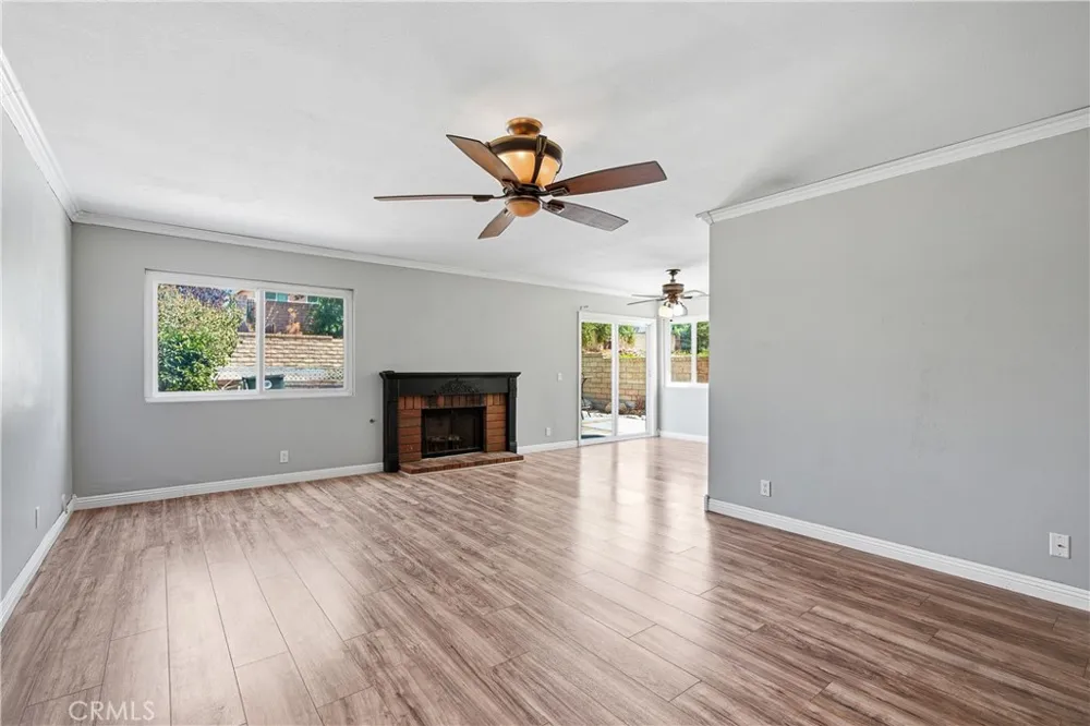 28942 Rue Daniel Canyon Country, CA 91387