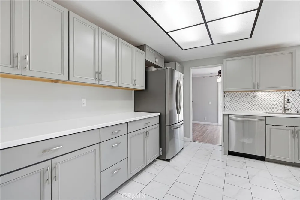 28942 Rue Daniel Canyon Country, CA 91387