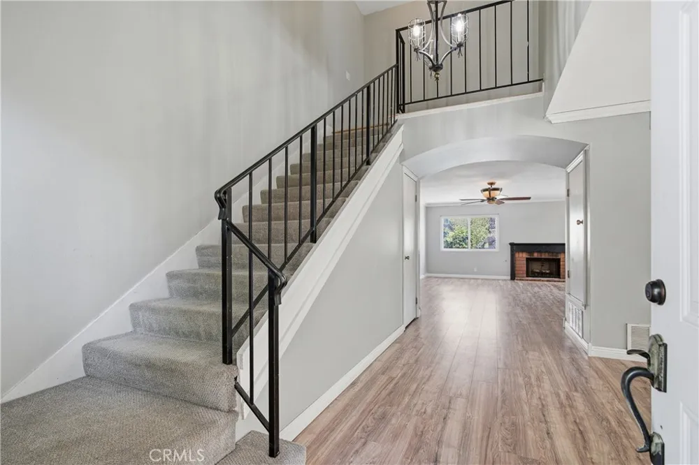 28942 Rue Daniel Canyon Country, CA 91387
