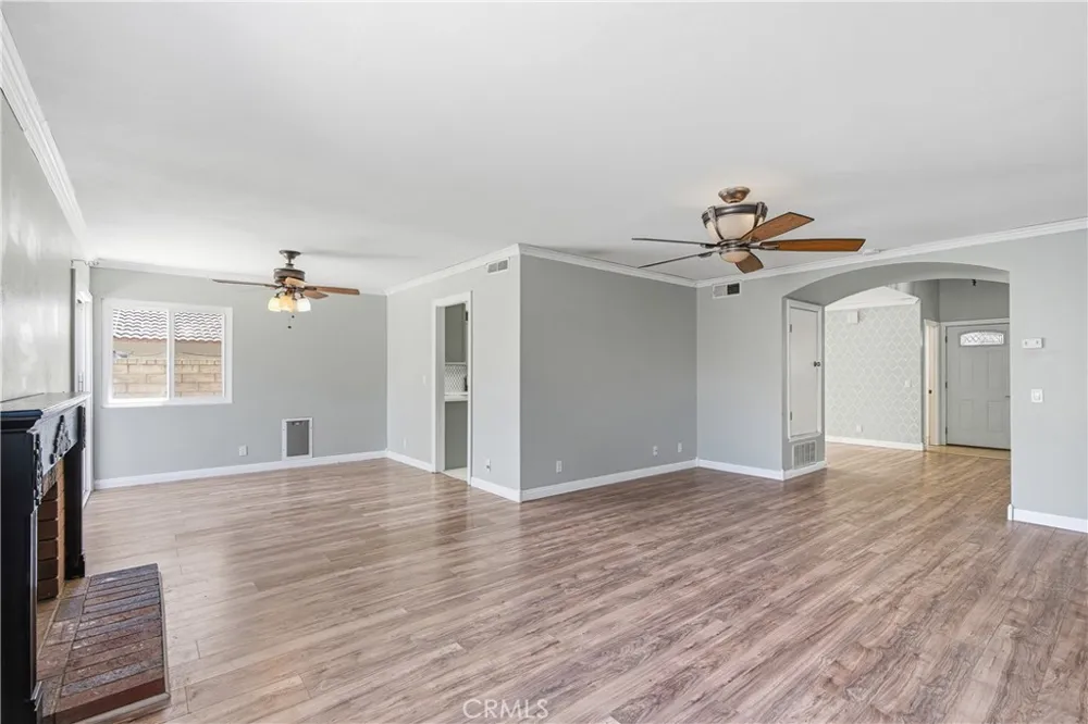 28942 Rue Daniel Canyon Country, CA 91387