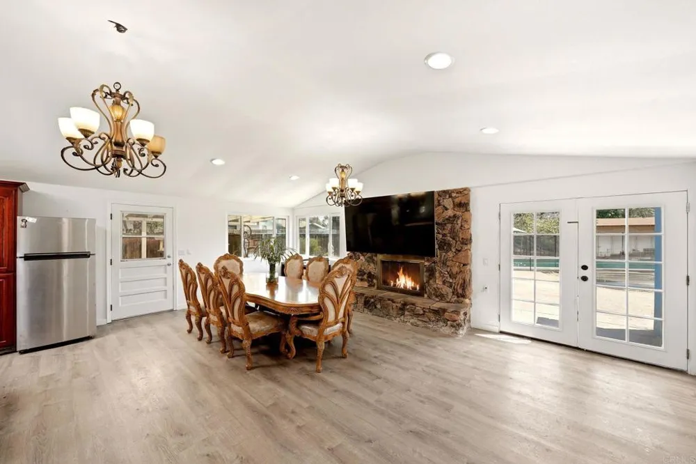 1257 E Lexington Avenue El Cajon, CA 92019