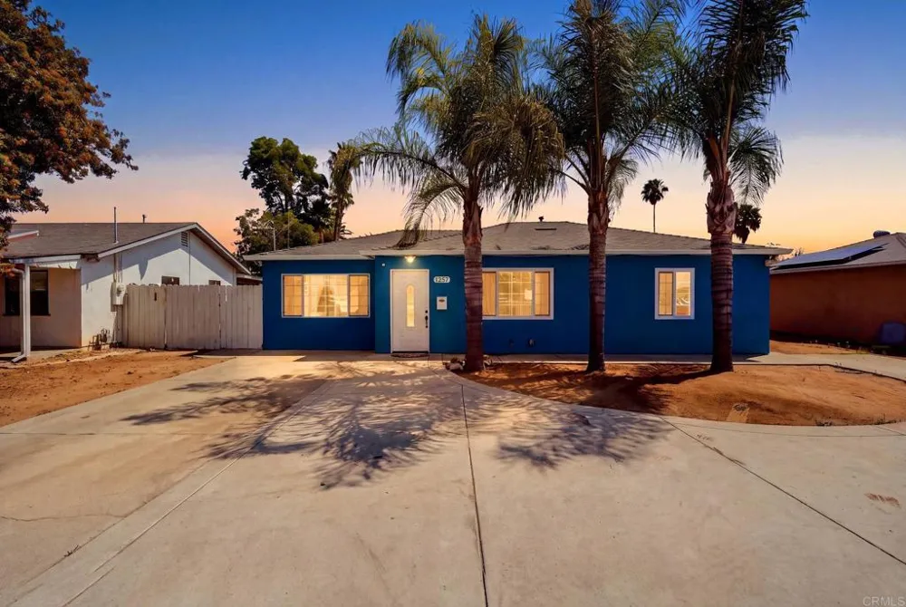 1257 E Lexington Avenue El Cajon, CA 92019