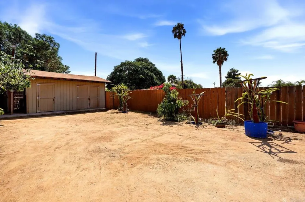 1257 E Lexington Avenue El Cajon, CA 92019