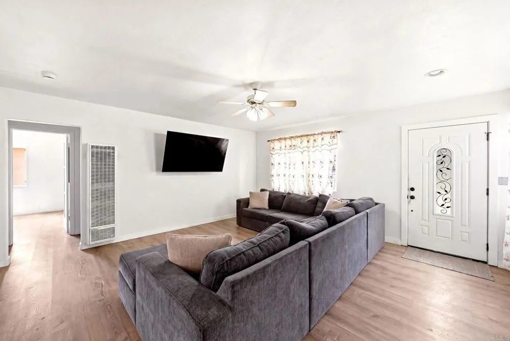 1257 E Lexington Avenue El Cajon, CA 92019