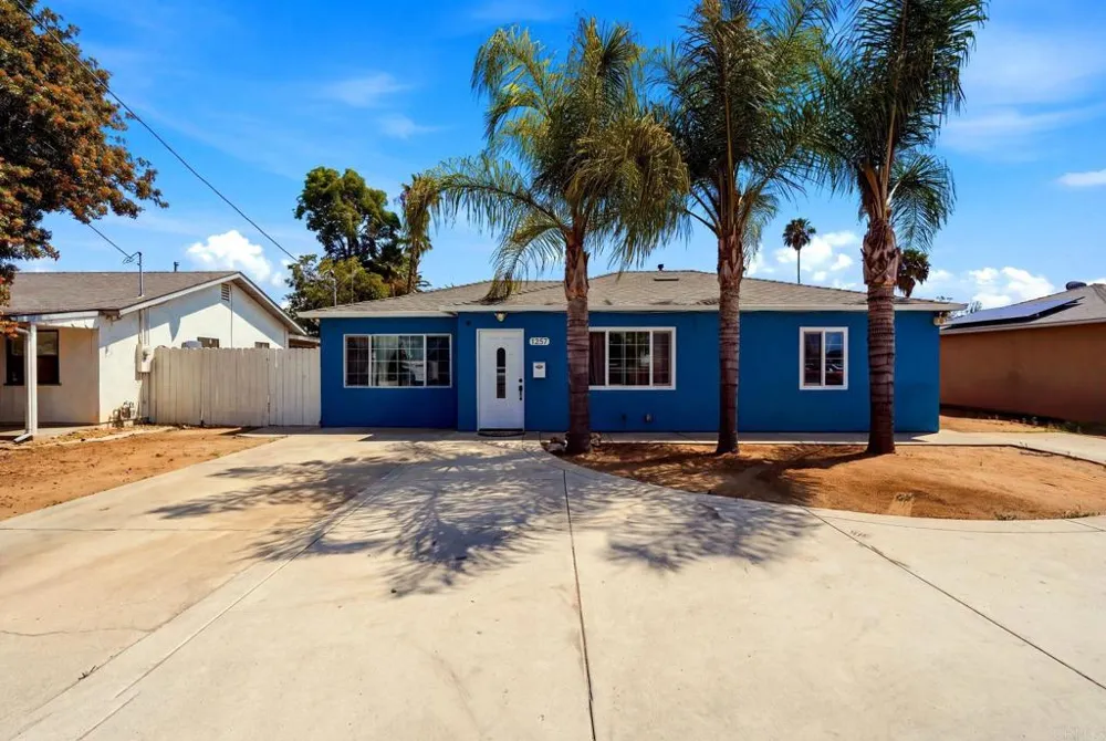 1257 E Lexington Avenue El Cajon, CA 92019