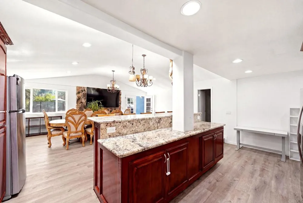 1257 E Lexington Avenue El Cajon, CA 92019