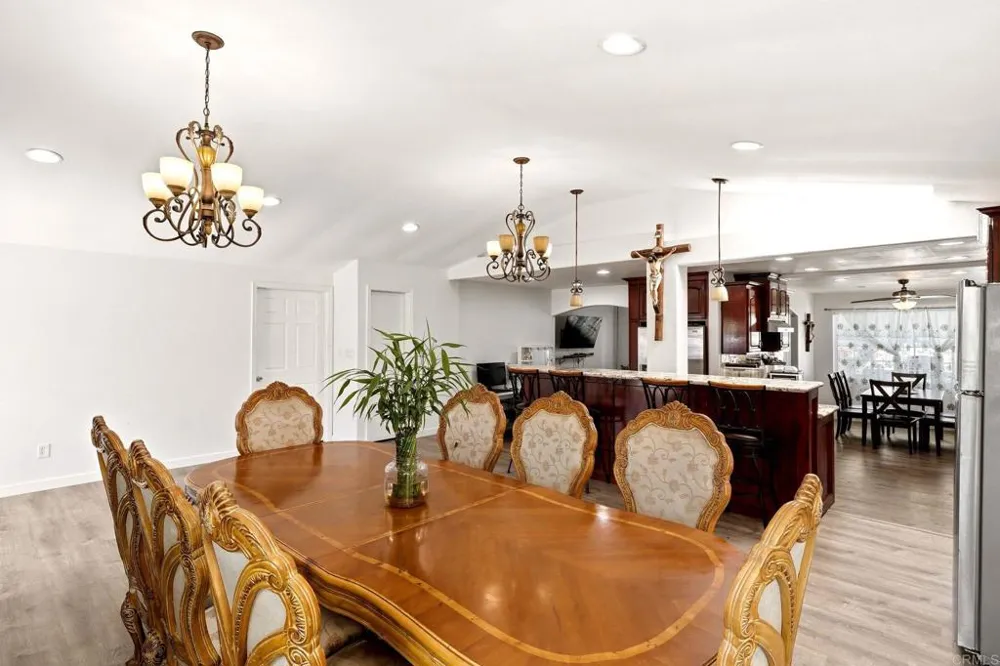 1257 E Lexington Avenue El Cajon, CA 92019