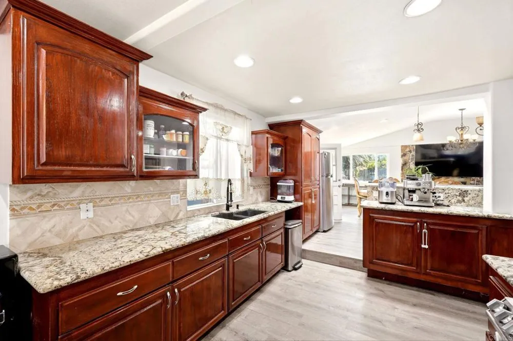 1257 E Lexington Avenue El Cajon, CA 92019