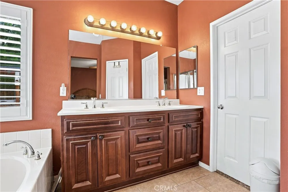 1390 Alabaster Avenue Hemet, CA 92545