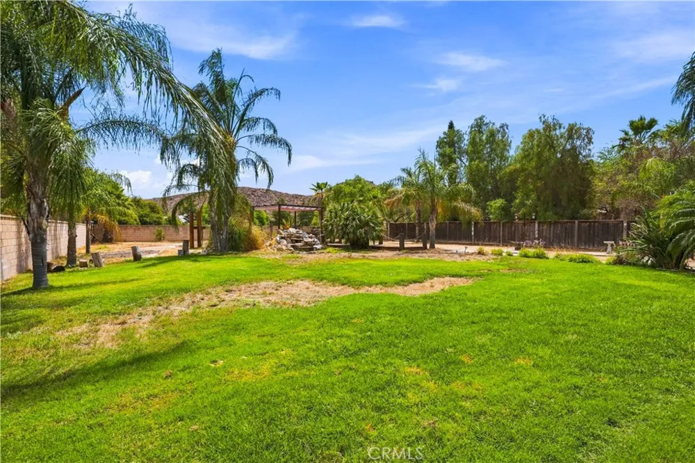 1390 Alabaster Avenue Hemet, CA 92545