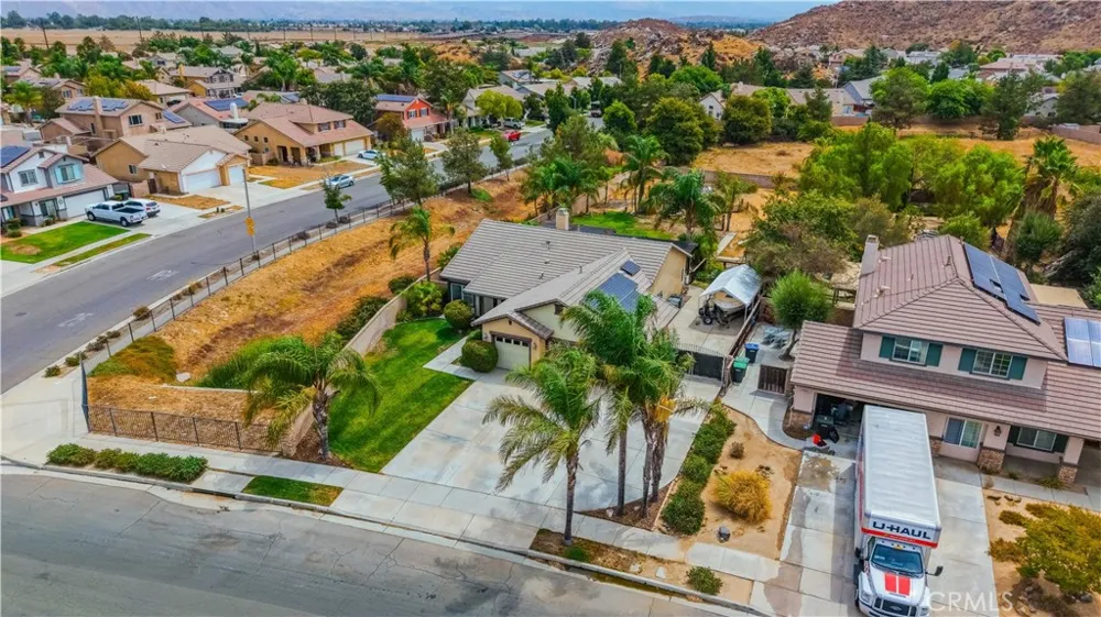1390 Alabaster Avenue Hemet, CA 92545