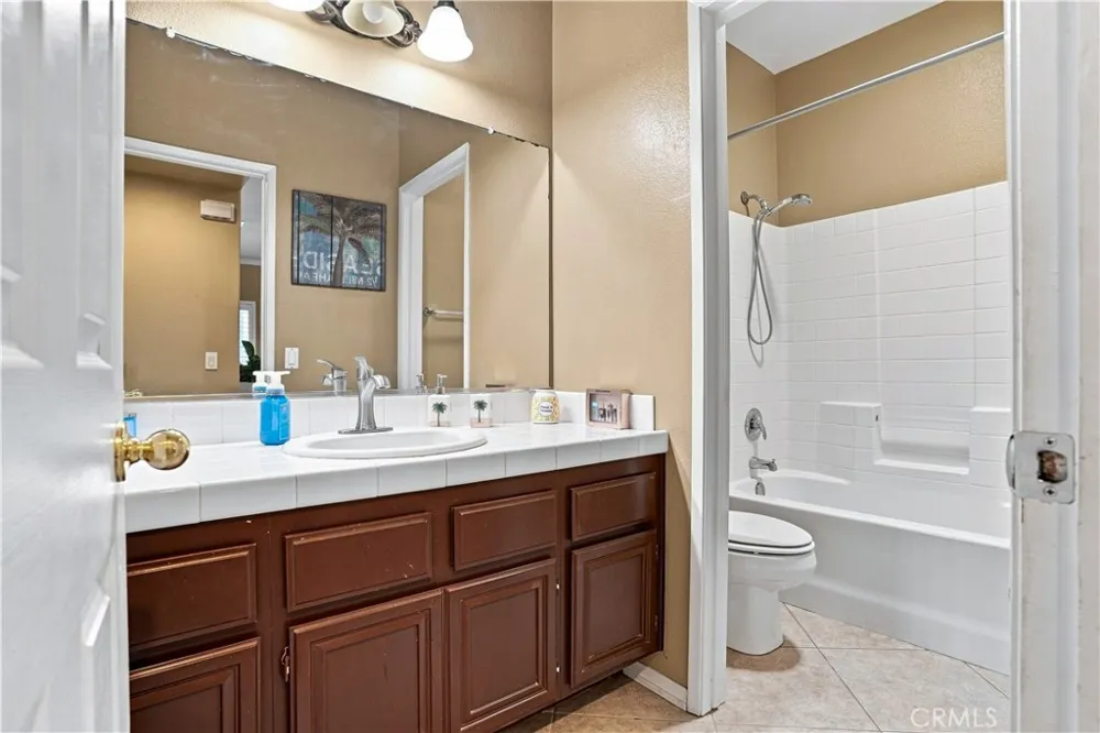 1390 Alabaster Avenue Hemet, CA 92545