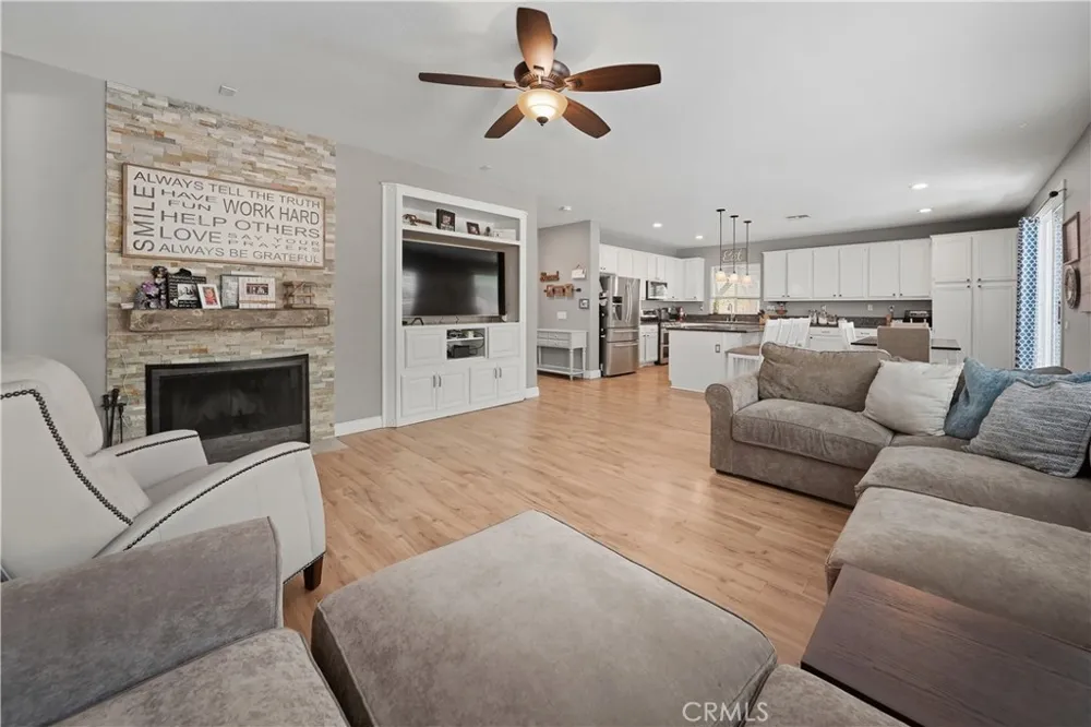 21825 Carol Court Saugus, CA 91390