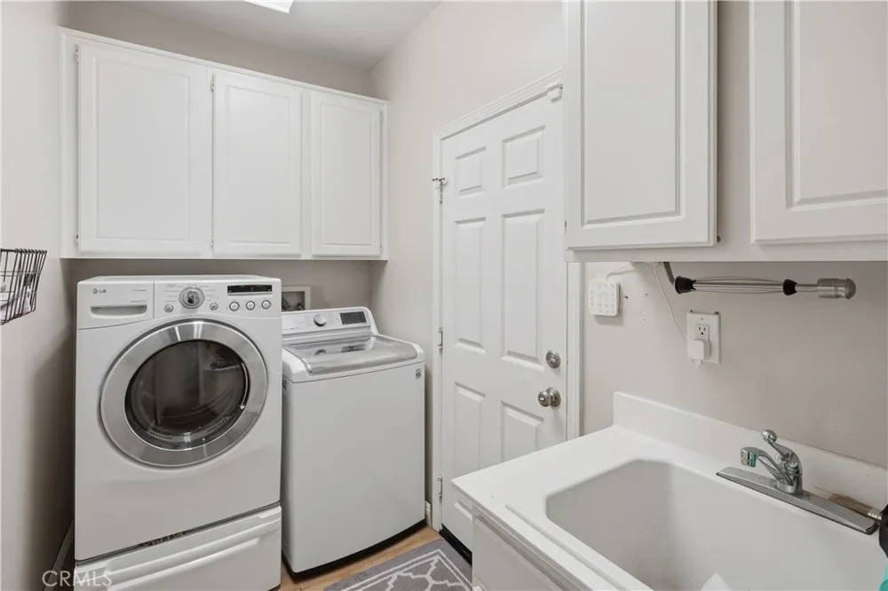 21825 Carol Court Saugus, CA 91390