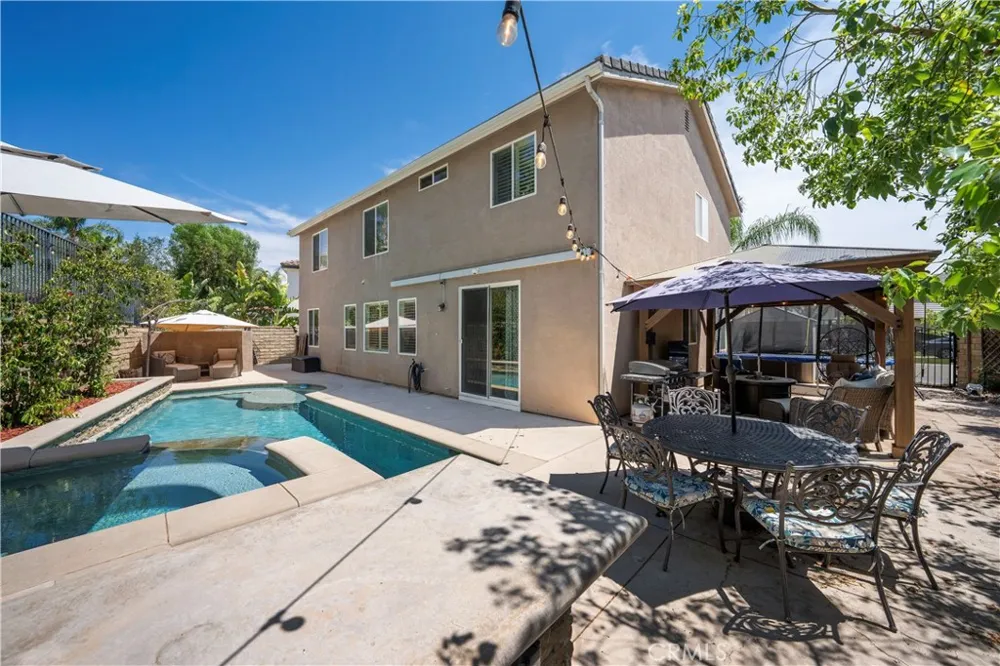 21825 Carol Court Saugus, CA 91390