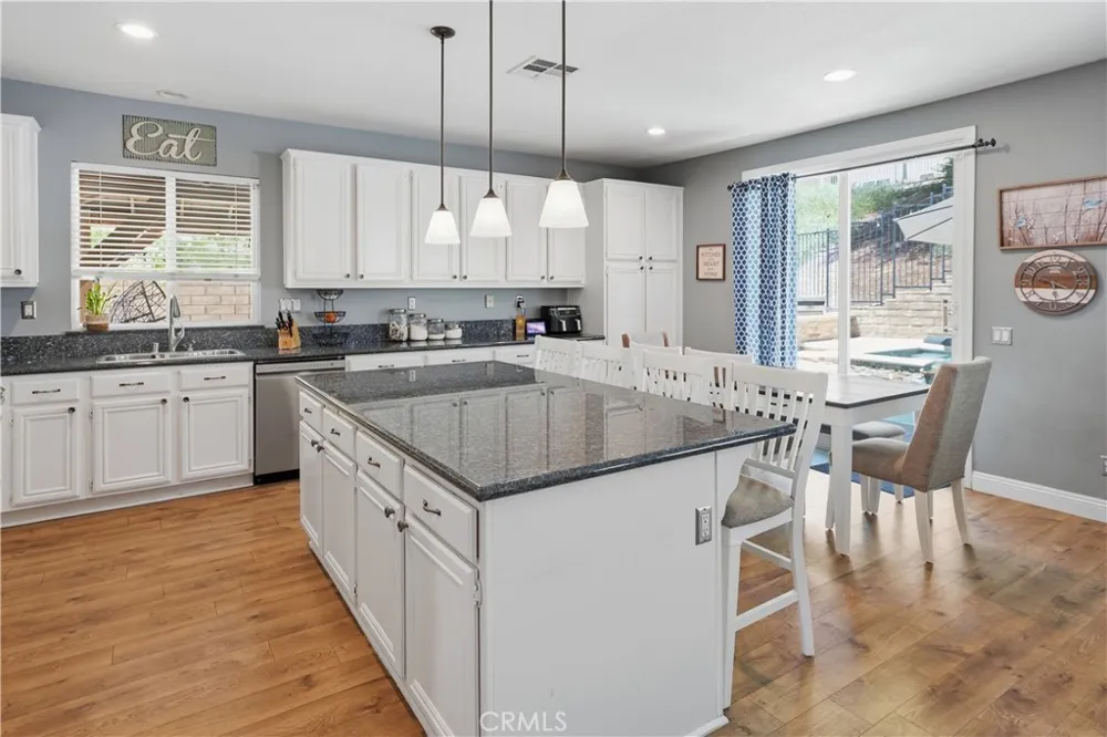 21825 Carol Court Saugus, CA 91390