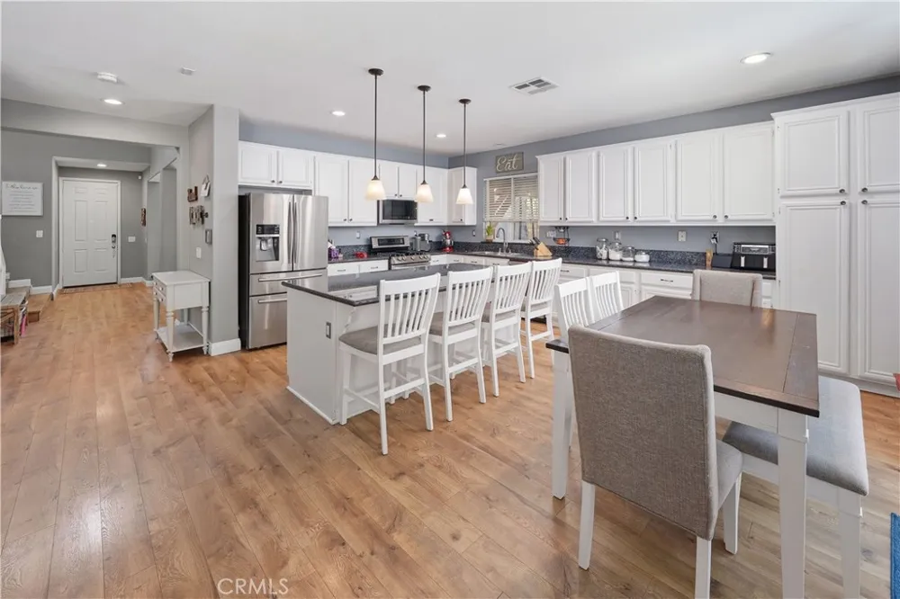 21825 Carol Court Saugus, CA 91390