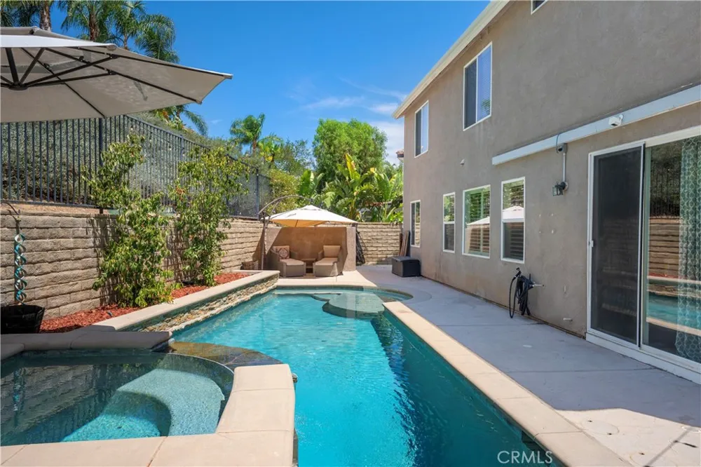21825 Carol Court Saugus, CA 91390