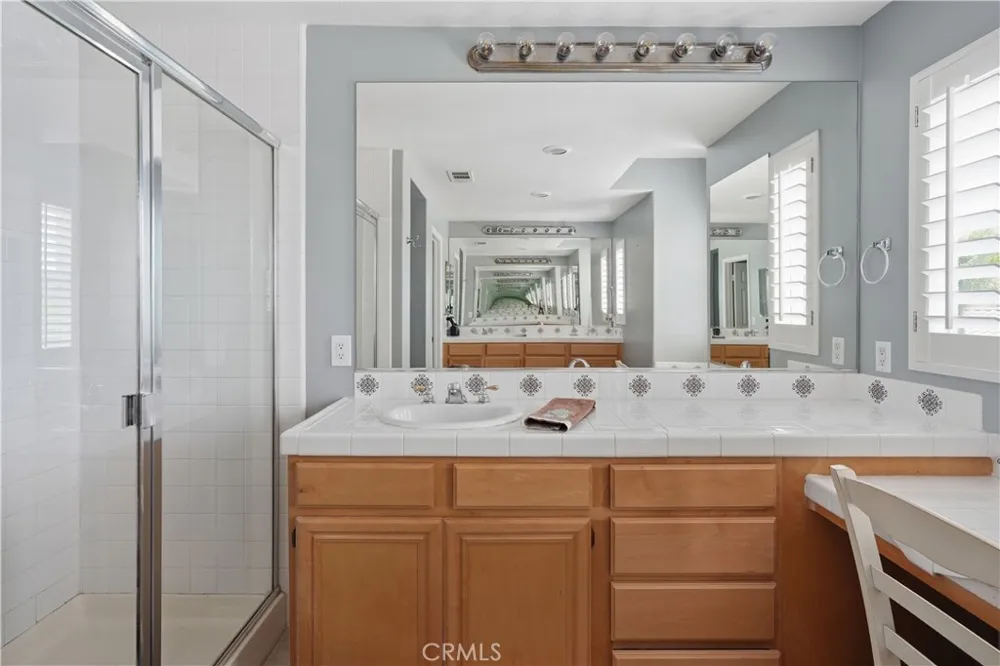 21825 Carol Court Saugus, CA 91390
