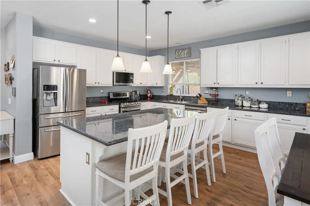 21825 Carol Court Saugus, CA 91390