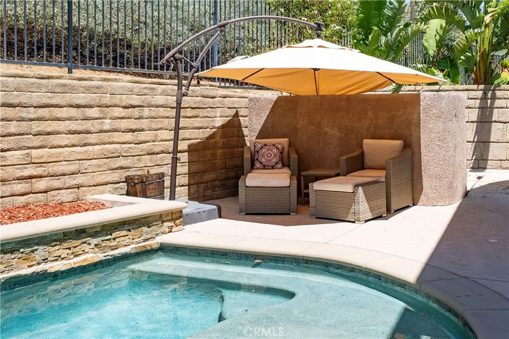 21825 Carol Court Saugus, CA 91390
