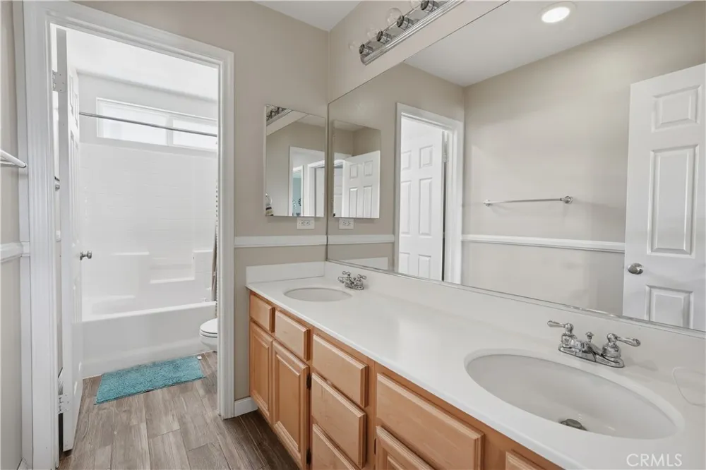 21825 Carol Court Saugus, CA 91390