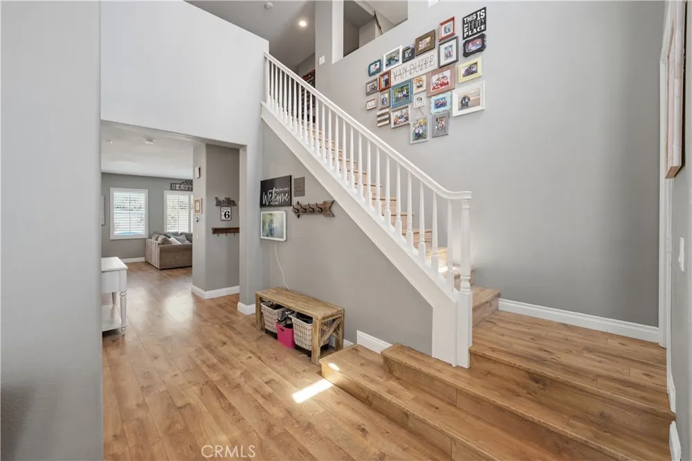 21825 Carol Court Saugus, CA 91390