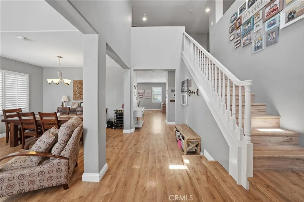 21825 Carol Court Saugus, CA 91390