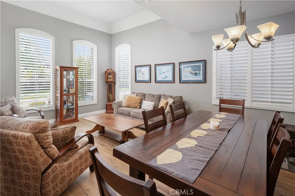 21825 Carol Court Saugus, CA 91390
