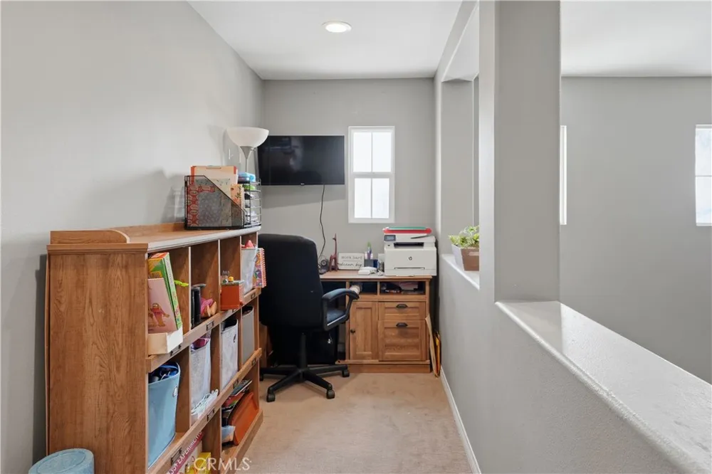 21825 Carol Court Saugus, CA 91390