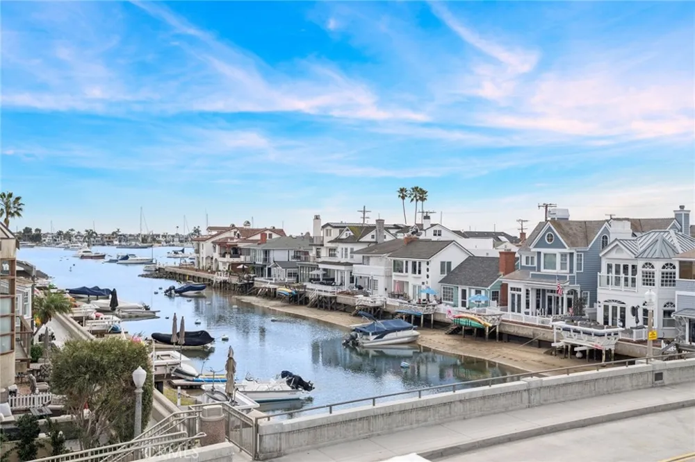 200 Grand Canal Newport Beach, CA 92662