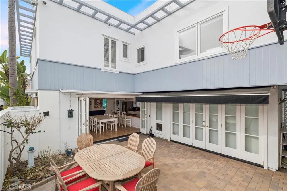 200 Grand Canal Newport Beach, CA 92662