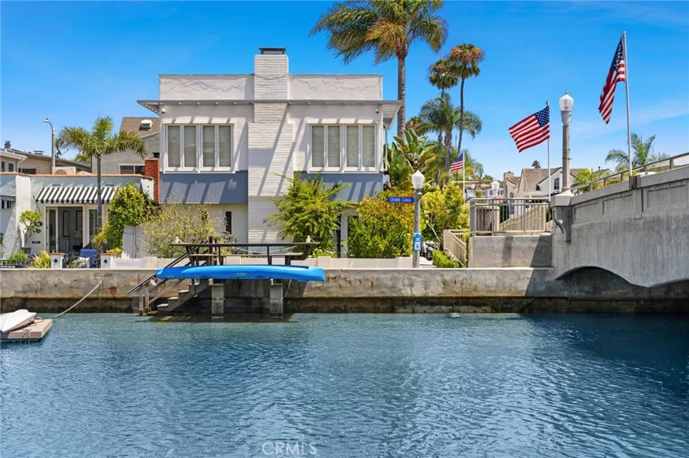 200 Grand Canal Newport Beach, CA 92662