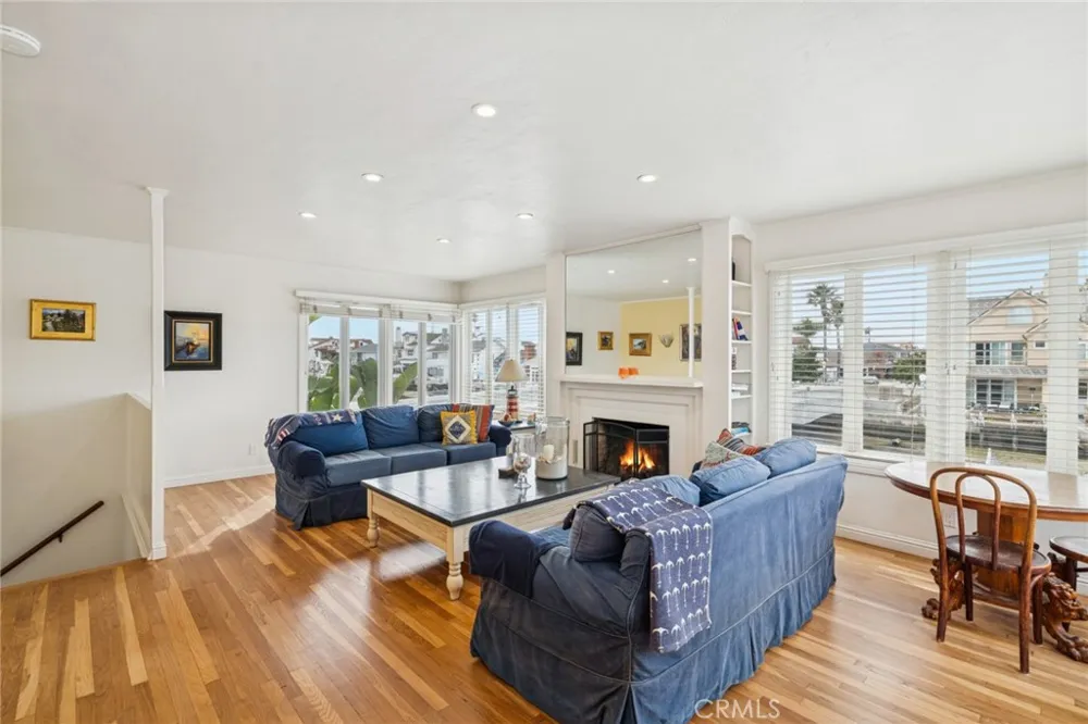 200 Grand Canal Newport Beach, CA 92662