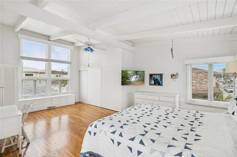 200 Grand Canal Newport Beach, CA 92662