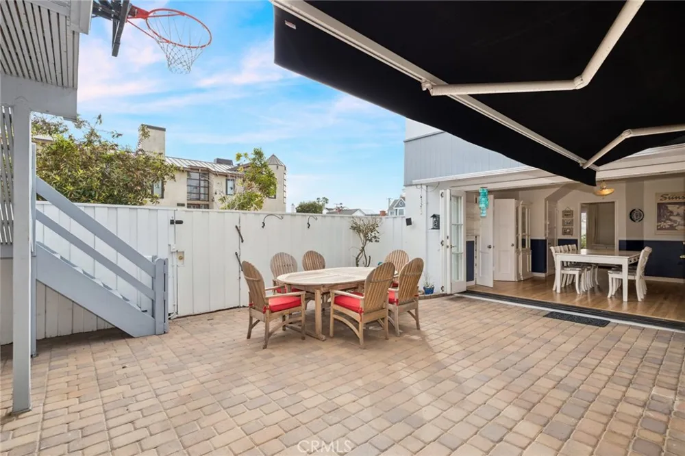 200 Grand Canal Newport Beach, CA 92662