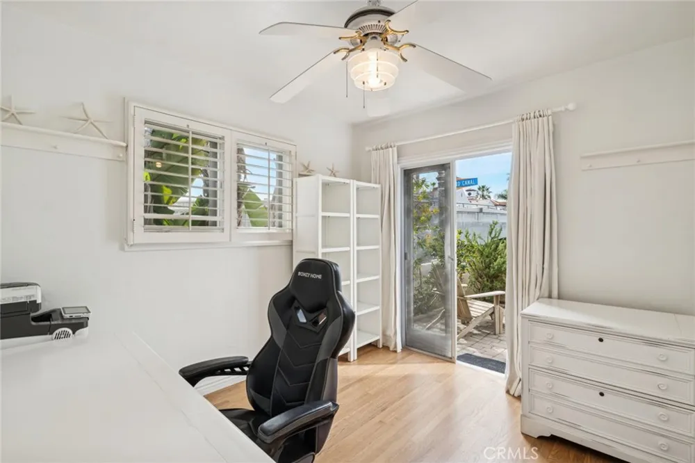 200 Grand Canal Newport Beach, CA 92662