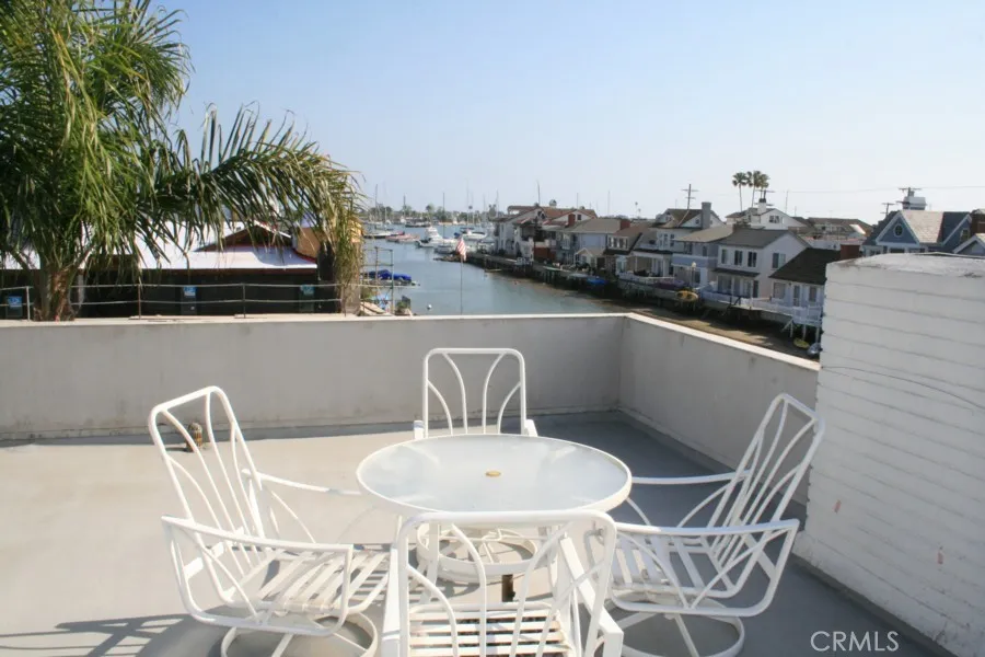 200 Grand Canal Newport Beach, CA 92662