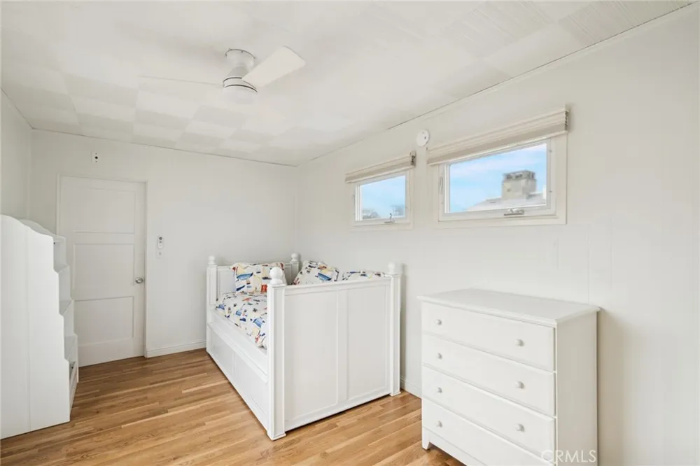 200 Grand Canal Newport Beach, CA 92662